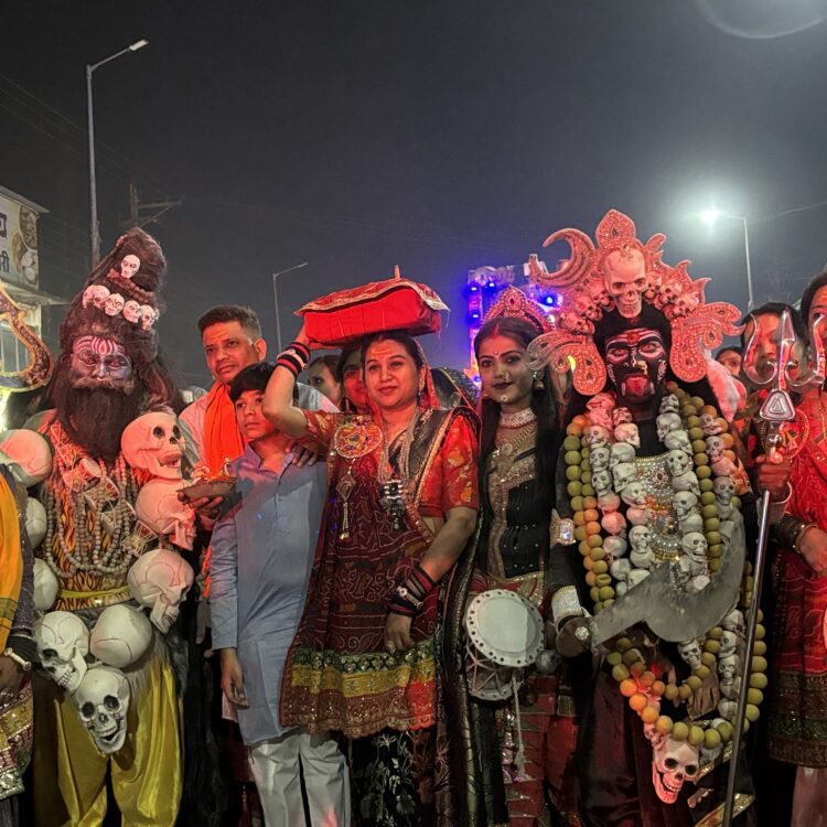 सात दिवसीय शिव महापुराण कथा का हुआ भव्य समापन, पंडाल में उमड़ी श्रद्धालुओं की भीड़ – निकली भव्य शोभायात्रा