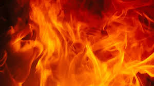 दुर्ग :  वेल्डिंग के दौरान निकली चिंगारी चप्पल दुकान में लगी भीषण आग