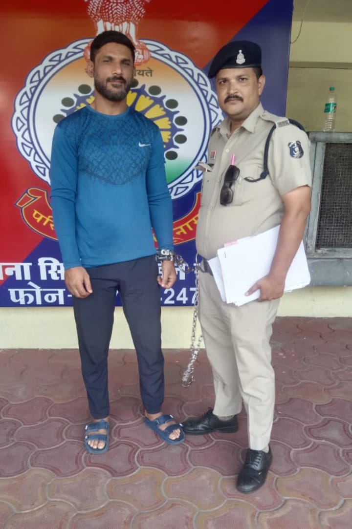  घर मे घुसकर मारपीट का आरोप,2 वर्ष से फरार आरोपी मोहसिन अली गिरफ्तार