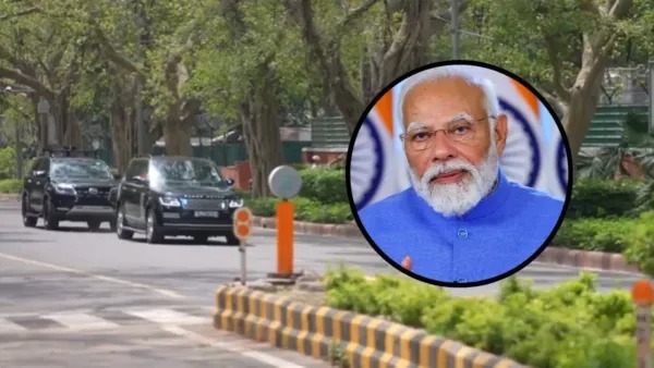 ऊर्जा बचत का संदेश: सिर्फ 2 गाड़ियों के साथ निकले प्रधानमंत्री मोदी
