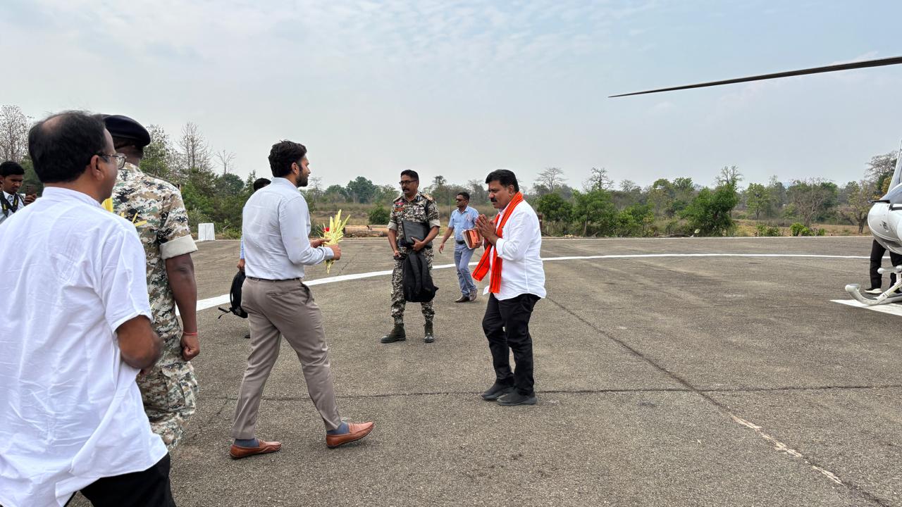उप मुख्यमंत्री विजय शर्मा का जनप्रतिनिधियों एवं अधिकारियों ने किया आत्मीय स्वागत