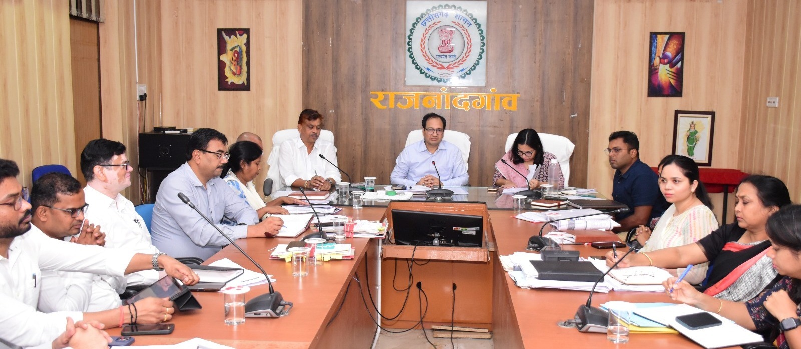 कलेक्टर ने श्री रामलला दर्शन अयोध्या धाम योजना के क्रियान्वयन के संबंध में ली बैठक,पात्र हितग्राहियों को ही यात्रा का लाभ दिलाने के दिए निर्देश