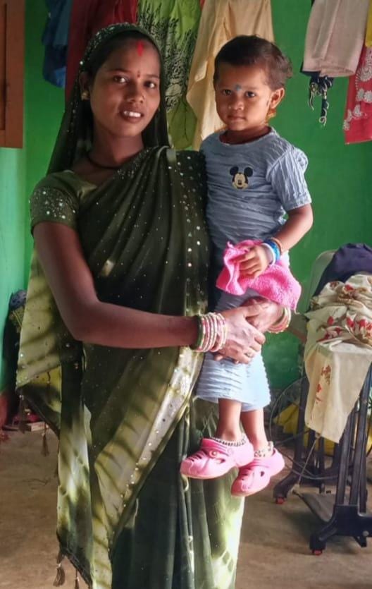 संघर्ष से संबल तक : प्रधानमंत्री मातृत्व वंदना योजना ने बदली डिलेश्वरी ठाकुर की जिंदगी