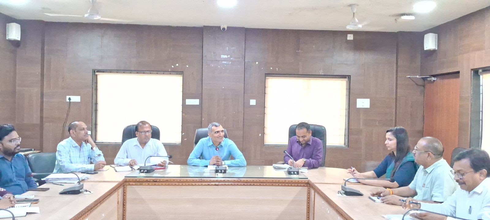 एक पेड़ माँ के नाम 2.0 अभियान की तैयारी: कलेक्टर ने  जिला अधिकारियों की ली बैठक,दिए  जरूरी दिशा निर्देश 