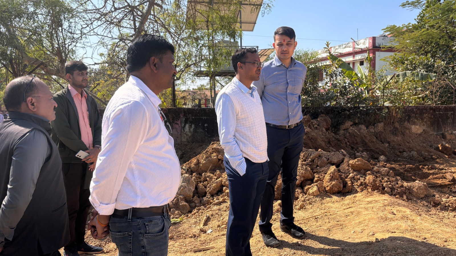 कलेक्टर ने किया दंतेवाड़ा जिले के शैक्षणिक संस्थाओं का आकस्मिक निरीक्षण
