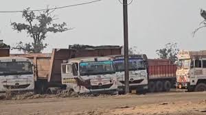  रायगढ़ और ओडिशा के ट्रांसपोर्टरों के बीच हुई हिंसक झड़प,ट्रकों की लगी लंबी लाइनें