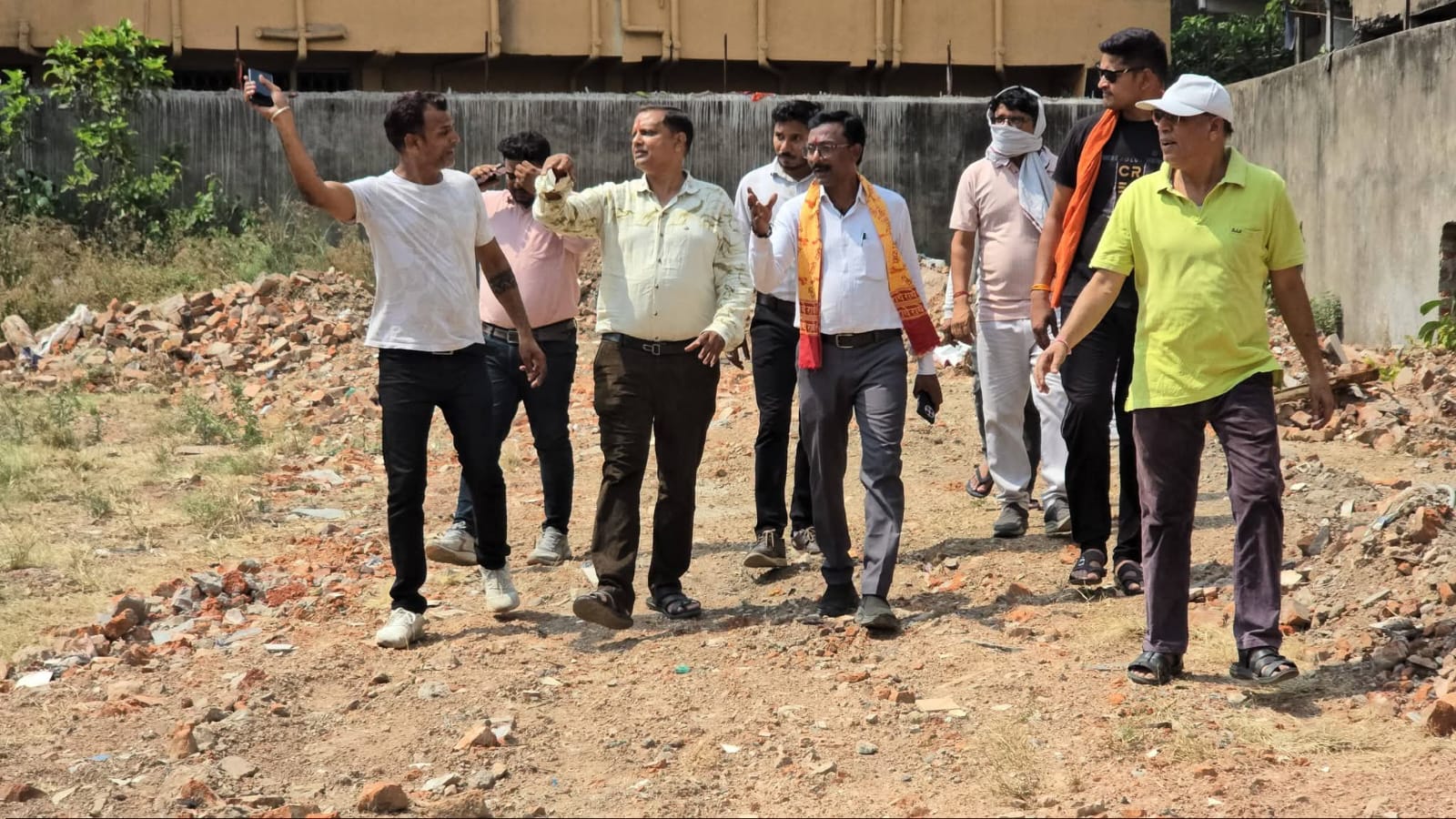 रायगढ़ में विकास कार्यों पर सख्ती: कमिश्नर ने तालाब सौंदर्यीकरण और पीएम आवास की धीमी प्रगति पर जताई नाराजगी