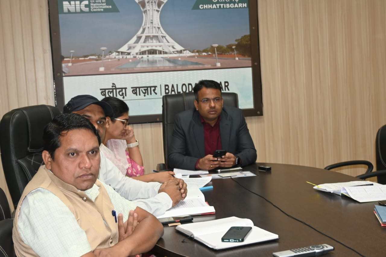 अतिरिक्त सचिव ने वीसी के माध्यम से ली अधिकारियो की बैठक 