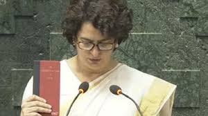 प्रियंका गांधी ने लोकसभा की सदस्यता की शपथ ली,संसद में गांधी परिवार के तीन सदस्य