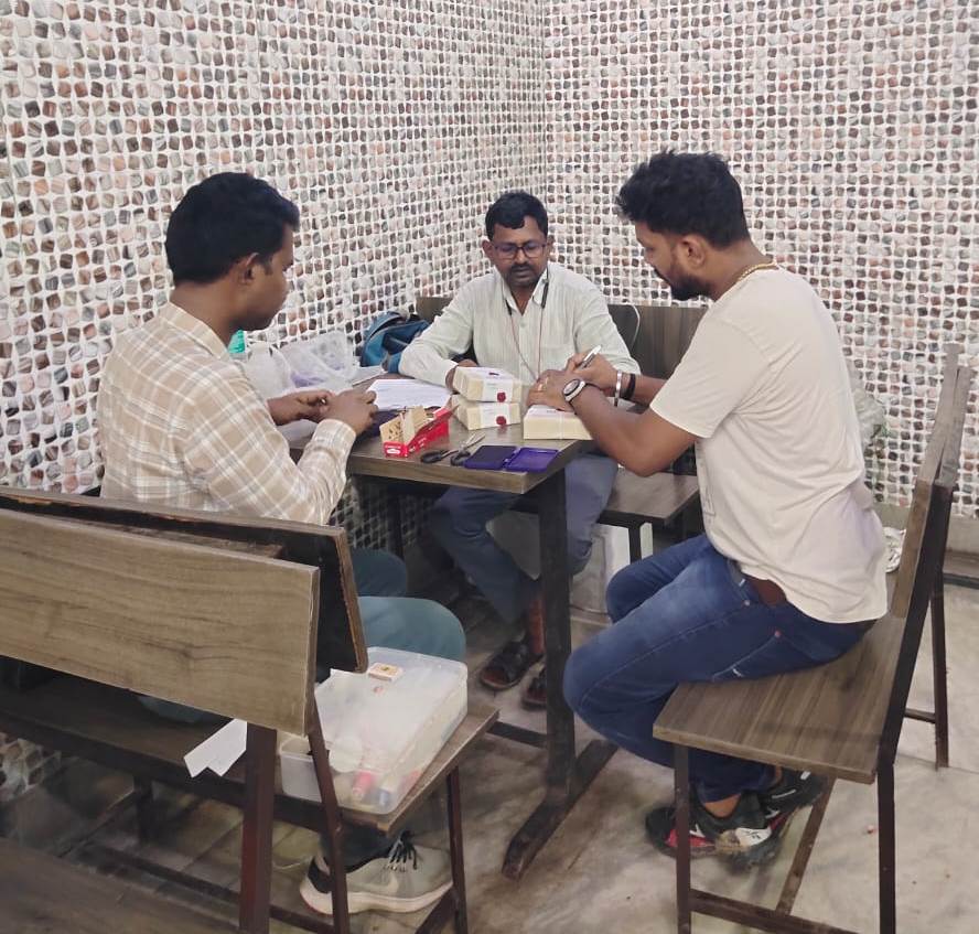 नकली खोवा एवं मिठाइयों जांच के लिए दुकानों पर औचक दबिश