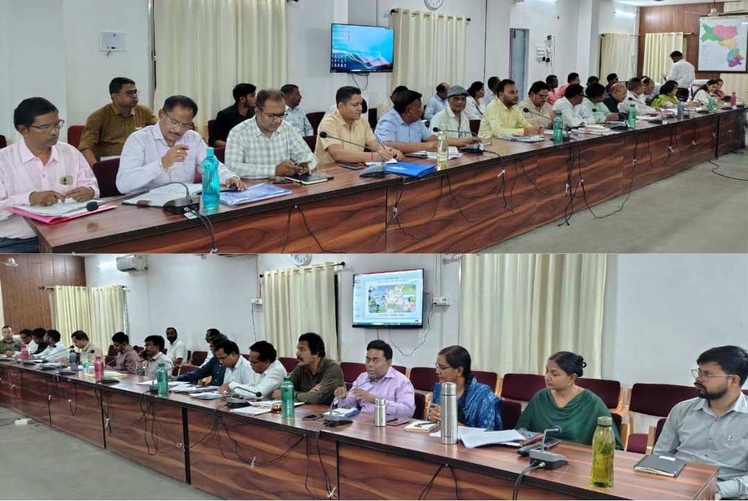 समीक्षा बैठक : डीएमएफ से लेकर जन शिकायत तक कलेक्टर का सख्त संदेश, लापरवाही बर्दाश्त नहीं