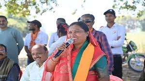 महिला विधायक का धमकी देते वीडियो वायरल 