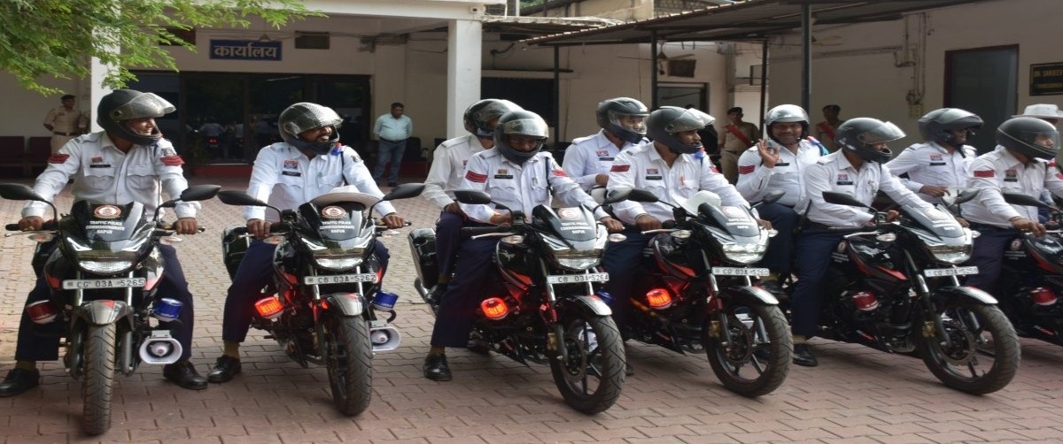 अब मिनटों में खुलेगा जाम! रायपुर ट्रैफिक पुलिस की QRT को मिलीं 10 नई तेज रफ्तार बाइक