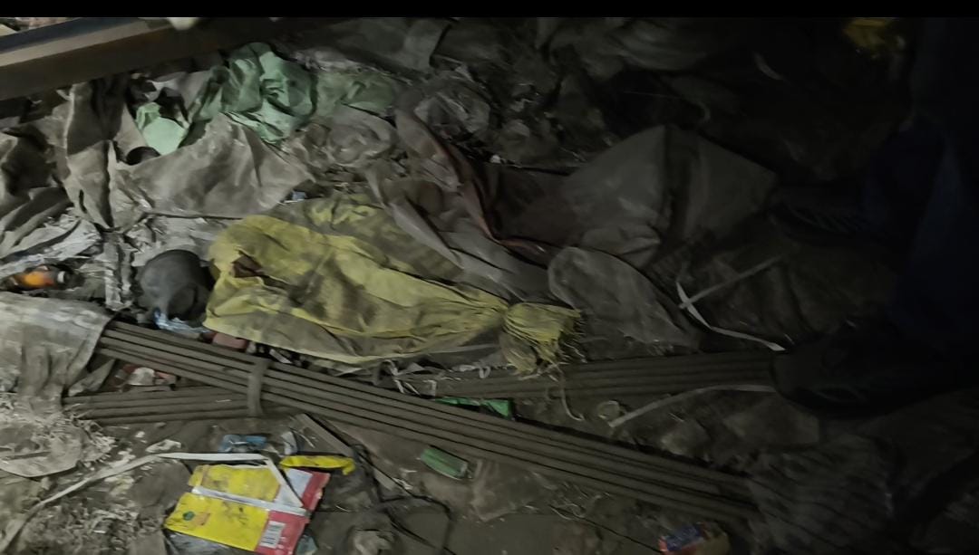 राजधानी के विधानसभा थाना क्षेत्र में भाजपा नेता कबाड़ी के ठिकानों पर पुलिस की छापेमार कार्रवाई,भारी मात्रा में सरकारी व अवैध लोहा बरामद 
