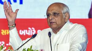 गुजरात में सीएम को छोड़कर सभी मंत्रियो ने दिया इस्तीफा 