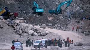 इंडोनेशिया में खदान धंसने से बड़ा हादसा,चपेट में आने से गई कम से कम 10 लोगों की जान
