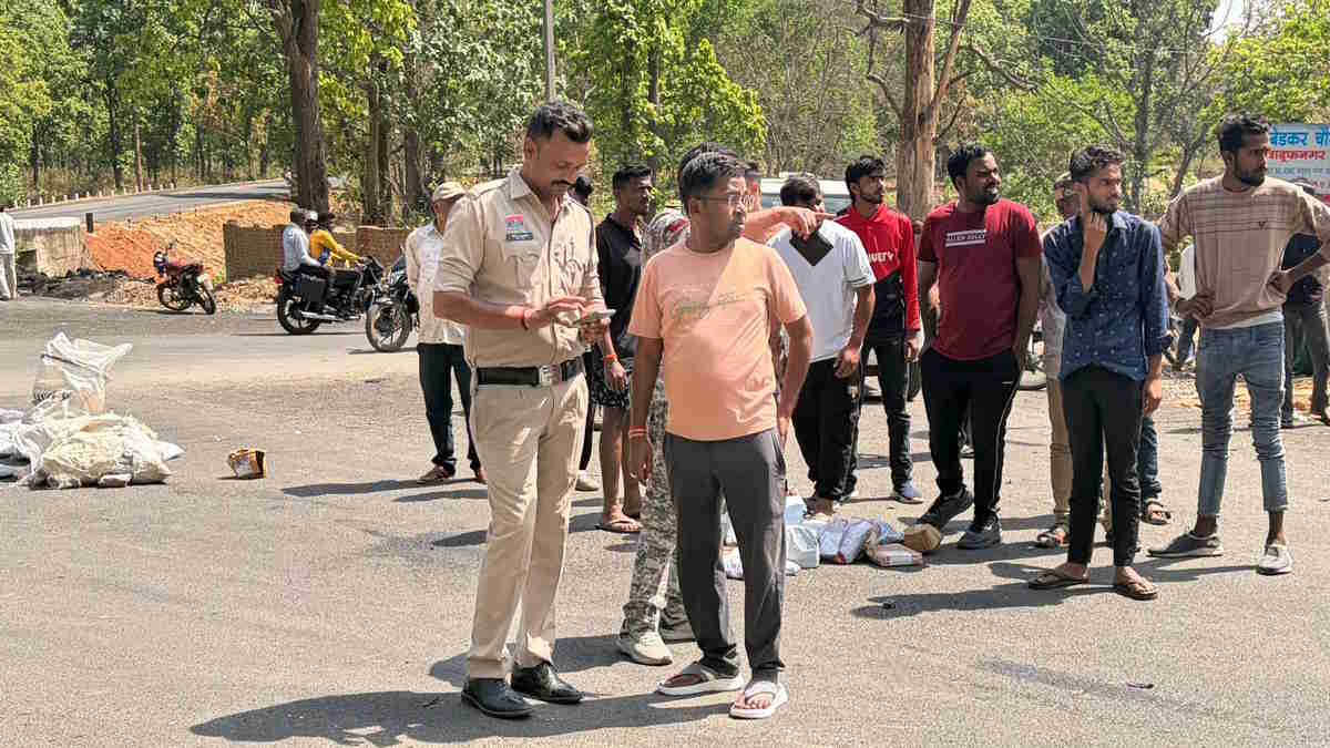  बलरामपुर में रफ्तार का कहर: डिलीवरी बॉय को ट्रक ने मारी टक्कर, मौके पर तोड़ा दम