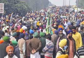 शंभू बॉर्डर पर डटे किसान छिड़ा घमासान