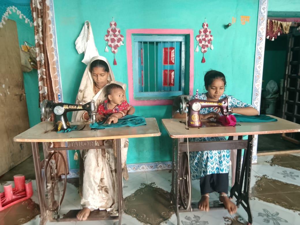 साहस, आत्मविश्वास और मेहनत की मिसाल: ग्राम मनियारी की महिलाओं ने लिखी सफलता की नई कहानी