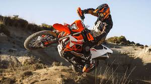 2026 KTM 690 Enduro R और 690 SMC R ग्लोबल लेवल पर हुई पेश, इलेक्ट्रॉनिक्स और डिजाइन से लैस 