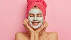 गर्मियों में स्किन परेशानियों से राहत दिलाएंगे ये कूलिंग होममेड फेस पैक