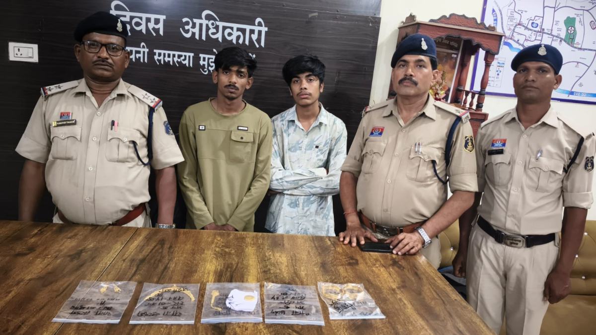 दोस्ती बनी गुनाह की वजह: थार के शौक में नाबालिग से कराई लाखों के जेवरों की चोरी, 5 गिरफ्तार