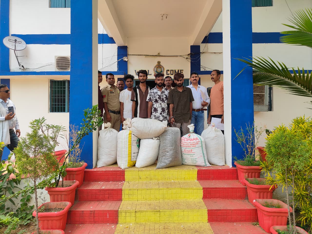 01 क्विंटल 56 किलो गांजा के साथ 5 अंतर्राज्यीय तस्कर गिरफ्तार,गरियाबंद पुलिस की बड़ी कार्रवाई