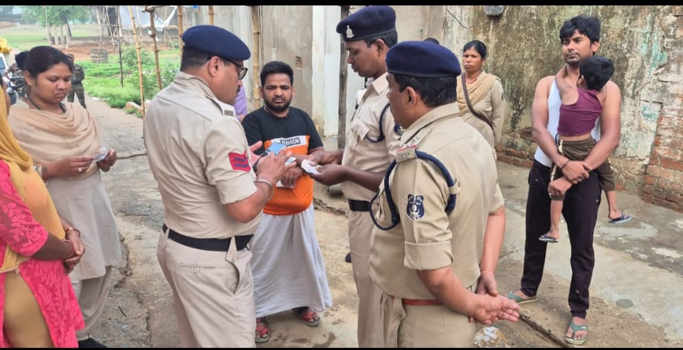 अवैध प्रवासियों एवं संदिग्ध किरायेदारों की जांच हेतु जशपुर पुलिस ने पत्थलगांव में चलाया विशेष अभियान