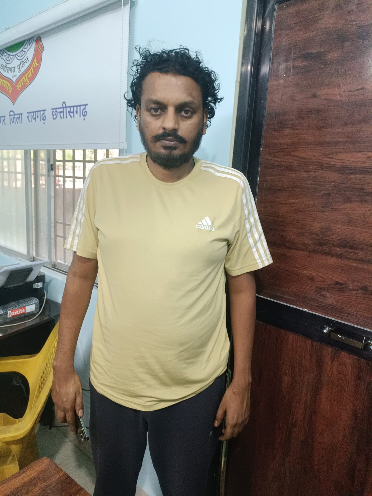“ऑपरेशन तलाश” में रायगढ़ पुलिस को बड़ी सफलता, लाखों की धोखाधड़ी का फरार आरोपी जगदलपुर से गिरफ्तार