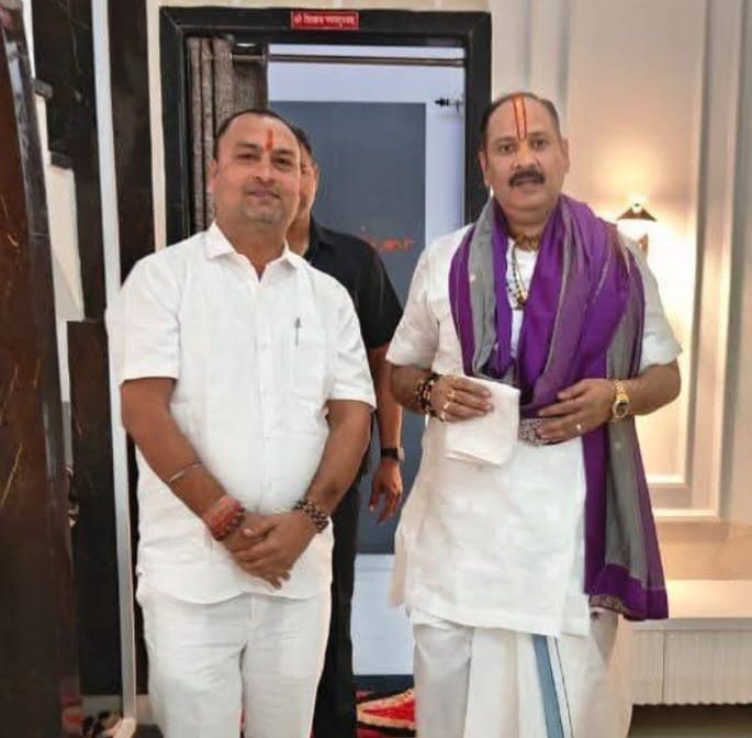 राजनांदगांव में कथावाचक पंडित प्रदीप मिश्रा के नाम पर लाखों की धोखाधड़ी