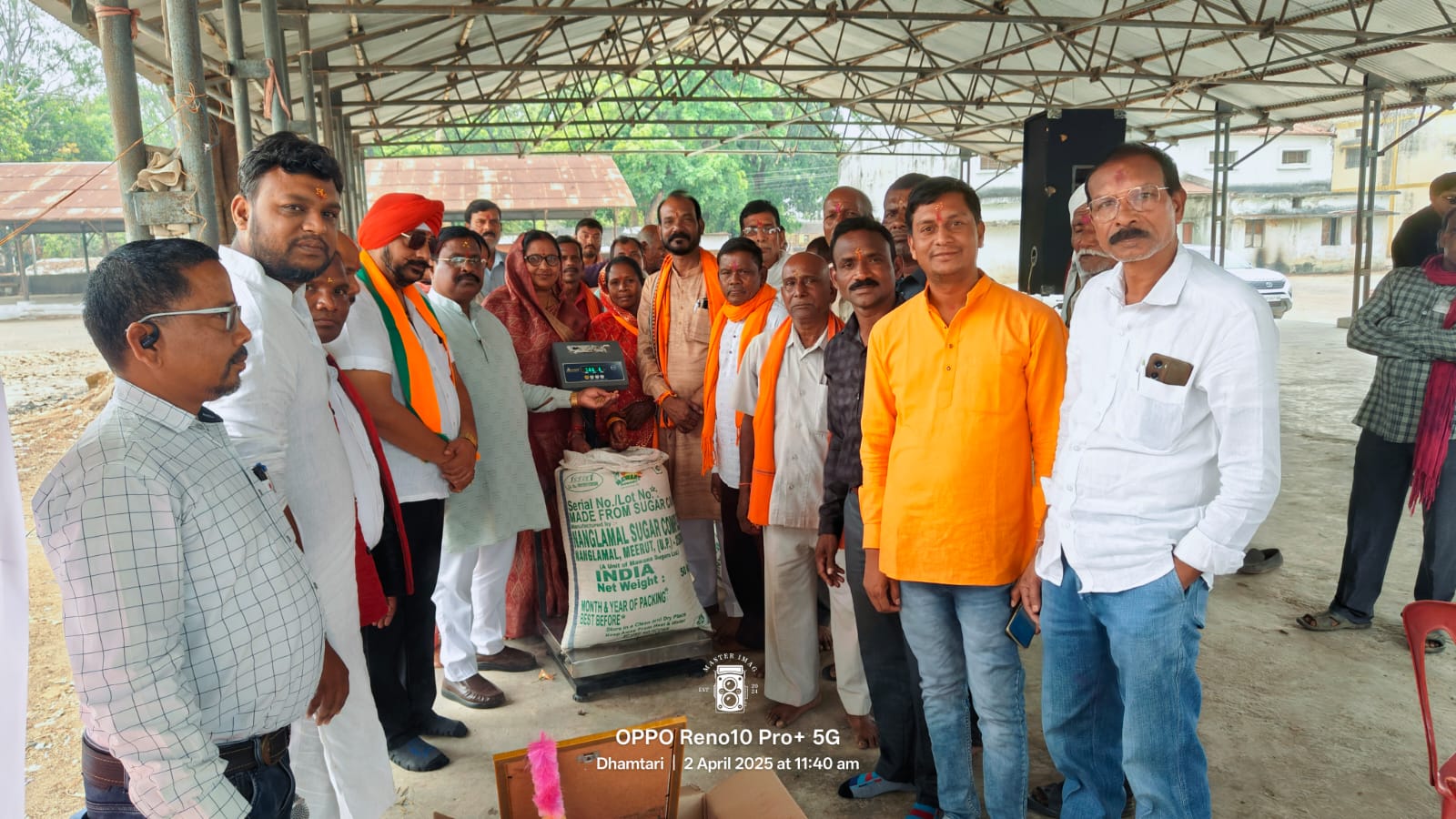 मूल्य समर्थन योजना अन्तर्गत नगरी समिति में चना खरीदी का प्रकाश बैस ने किया शुभारंभ