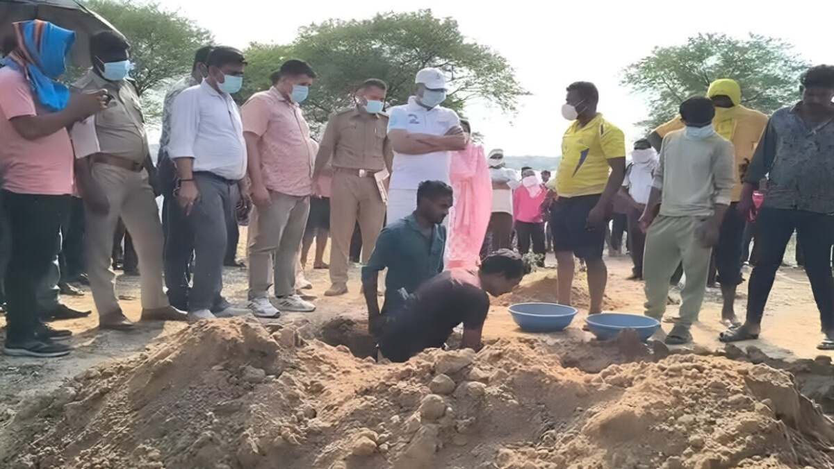 8 मौतों के बाद मचा बवाल! ग्रामीणों के दबाव में कब्र से निकाला गया शव, अब खुलेगा मौत का राज?