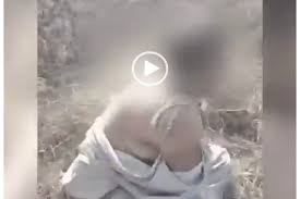 तमनार आंदोलनकारियों ने अकेली महिला सिपाही को घेरकर पीटा,खौफनाक वीडियो आया सामने