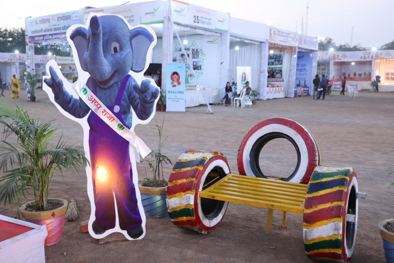 राज्योत्सव समारोह: कबाड़ से जुगाड़ के माध्यम से तैयार तोप, मशीनगन और स्वच्छता शुभंकर अप्पू राजा रहे आकर्षण का केंद्र