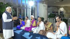 PM मोदी पहुंचे ब्राजील, भारतीय समुदाय ने संस्कृत मंत्रों के साथ किया स्वागत