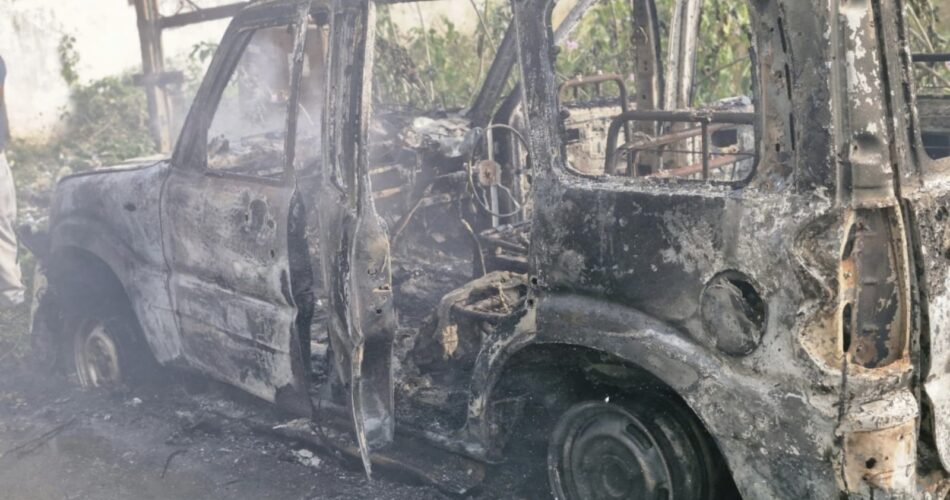 हाउसिंग बोर्ड कॉलोनी में कई वर्षों से खड़ी एक पुरानी स्कॉर्पियो में लगी आग…