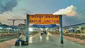 सेंट्रल जीएसटी की टीम ने रायपुर रेलवे स्टेशन में मारा छापा