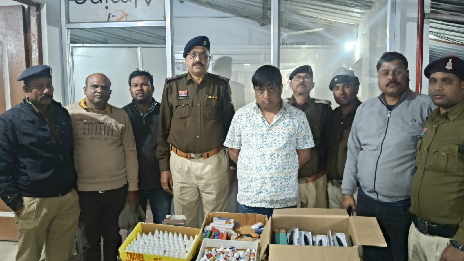 प्रतिबंधित ई सिगरेट, वेप, एवं फ्लेवर लिक्विड बिक्री के 02 मामलों मे 02 आरोपी गिरफ्तार