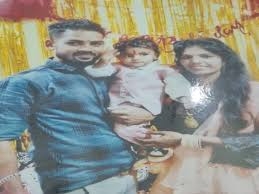 पत्नी की हत्या के बाद पति ने ट्रेन के सामने कूदकर की आत्महत्या,सुसाइड नोट बरामद 