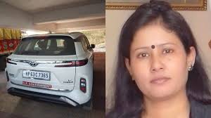 कानून सबके लिए बराबर: महिला अधिकारी ने अपने ही सरकारी वाहन और परिवार के सदस्य की स्कूटी का काटा चालान