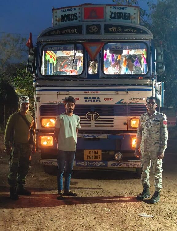 ट्रक चालकों पर ड्रिंक एंड ड्राइव के लिए लगाया  23,000 रुपये का जुर्माना