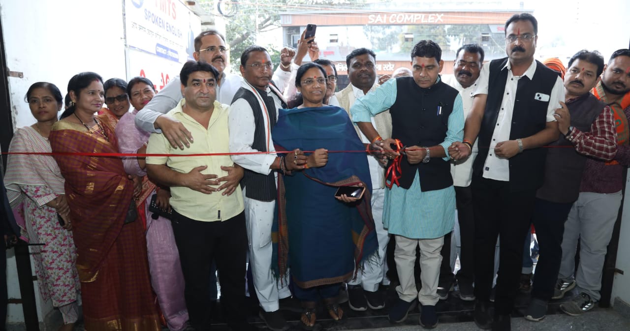 राजस्व मंत्री टंकराम वर्मा ने जिले में किया एक निजी कार्यालय का शुभारंभ 