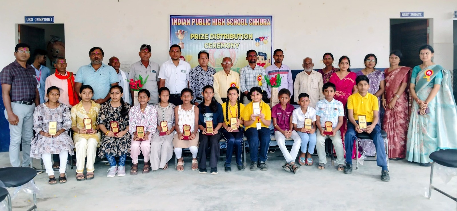 इण्डियन पब्लिक हाई स्कूल के द्वारा जवाहर नवोदय विद्यालय, एकलव्य विद्यालय एवम प्रयास आवासीय विद्यालय में चयनित विद्यार्थियों का सम्मान 
