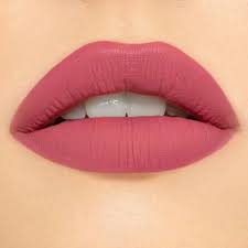 परफेक्ट लिपस्टिक लुक: देर तक टिके और आसानी से हटे, जानें तरीका

