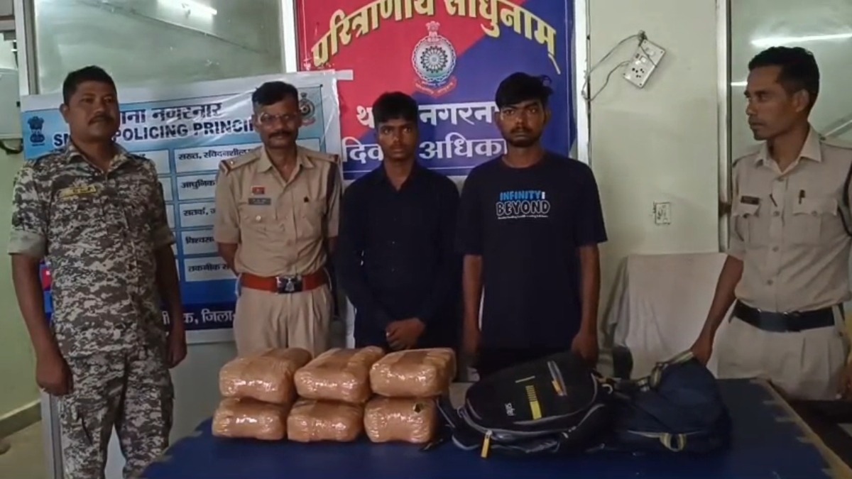 बस्तर पुलिस का बड़ा एक्शन! ओडिशा से यूपी जा रही 6.35 लाख की गांजा खेप जब्त, 2 तस्कर गिरफ्तार