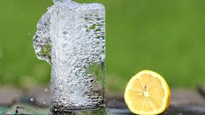 वजन घटाने में नींबू पानी या ग्रीन टी कौन है  ज्यादा फायदेमंद, जानें 