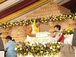 धीरेंद्र शास्त्री के दरबार में CM विष्णुदेव साय, धर्मांतरण पर पहले की स्थिति को लेकर भी की बात