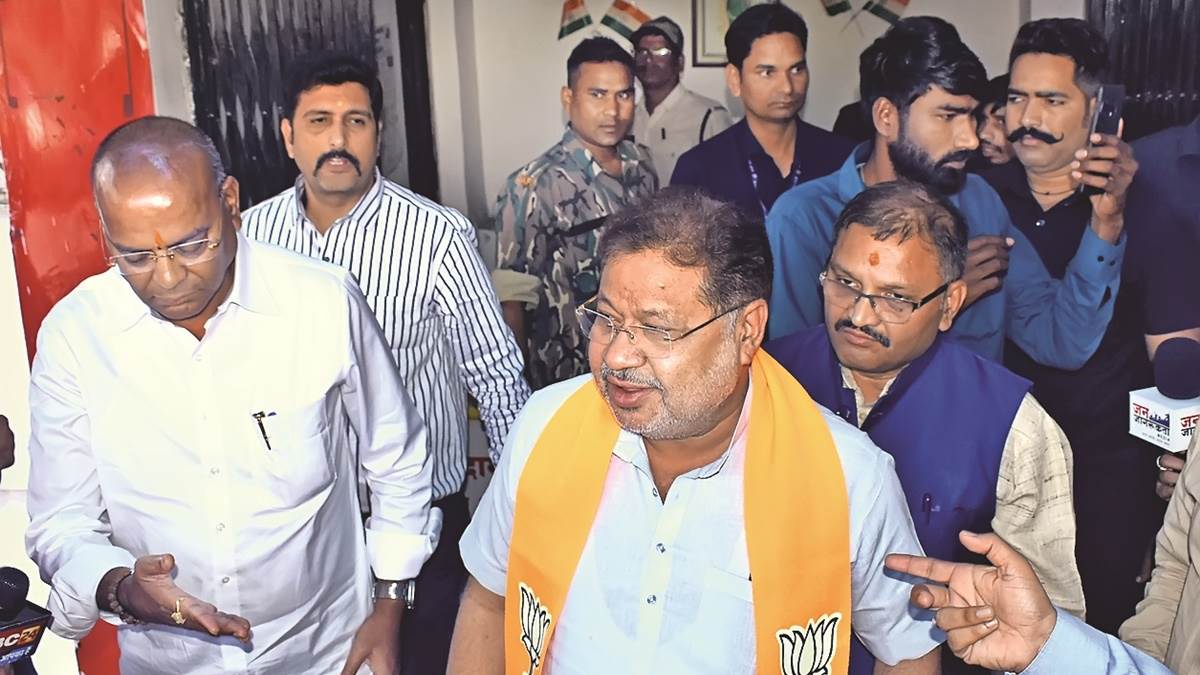 छह नेताओं की हत्‍या पर भाजपा ने चुनाव आयोग से की शिकायत, गृह सचिव और डीजीपी को हटाने की मांग की
