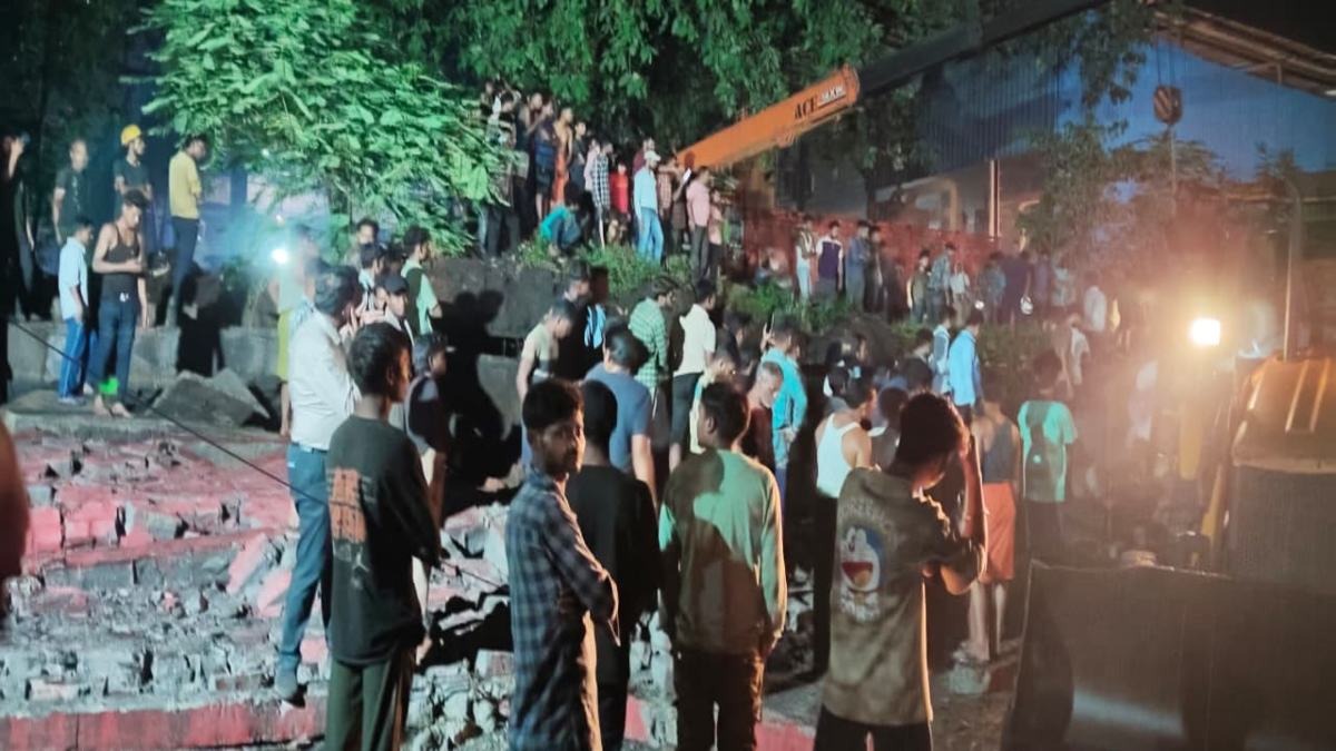रायगढ़ में आंधी-तूफान का कहर: झोपड़ी पर गिरी फैक्ट्री की बाउंड्रीवॉल, महिला मजदूर की मौत, दो घायल