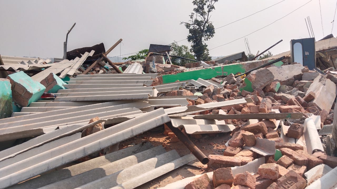 वन विभाग की कार्यवाही पर हो हल्ला, मूल निवासी बता कालरी कर्मी के बहाने  राजनीति, सरपंच के बयान बाद हुआ खुलासा